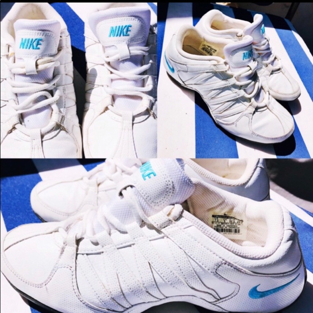 Woman’s Nike shoes size 7 1/2